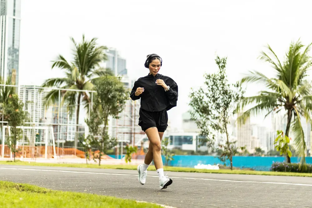 Peut-on vraiment courir avec un casque sans risque ?