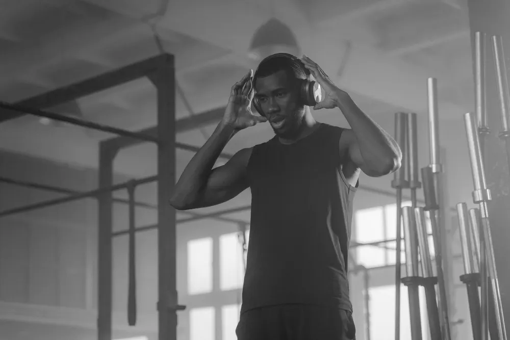 Casque ou écouteurs, quels critères pour la musculation en salle ?